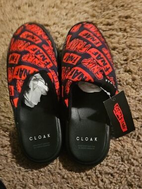 CLOAK Cloak Red & Black Graphic Slip-On Slippers